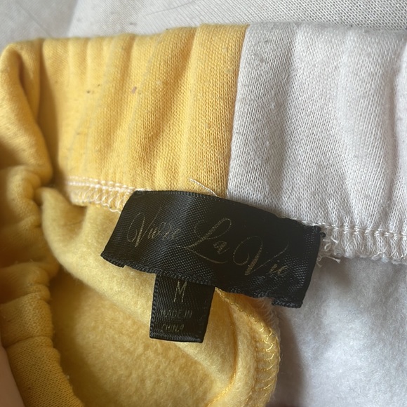 Trendy Sweatpants - Picture 3 of 3